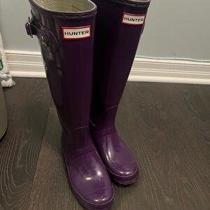 Hunter women’s rain boots, size 8
